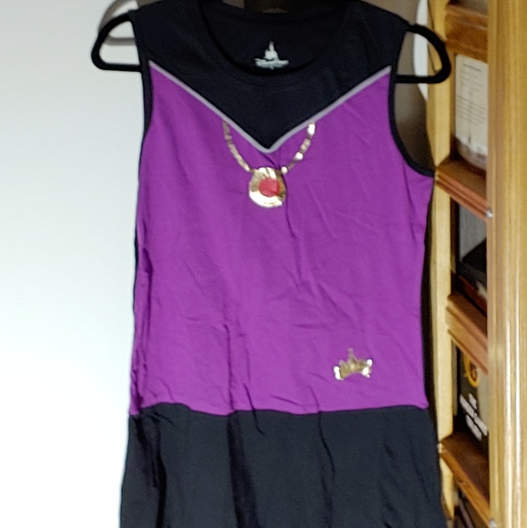 NWT Disney Evil Queen Top - Picture 4 of 6